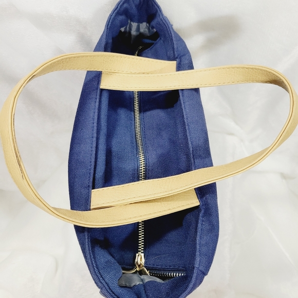 BAG ONLY | Cozy Earth Premium Bamboo Bedding Bag with Zipper - Picture 6 of 10